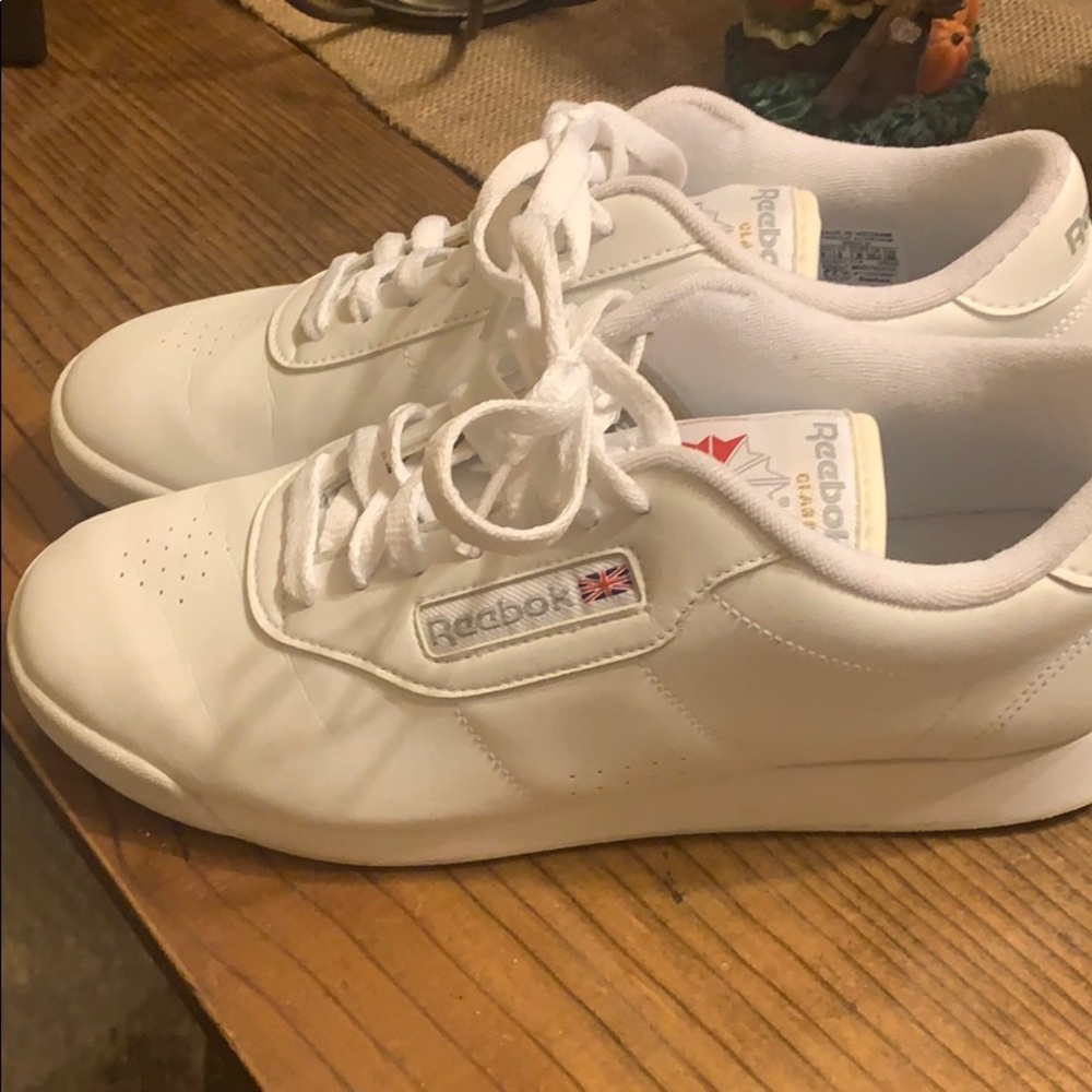 White leather Reebok